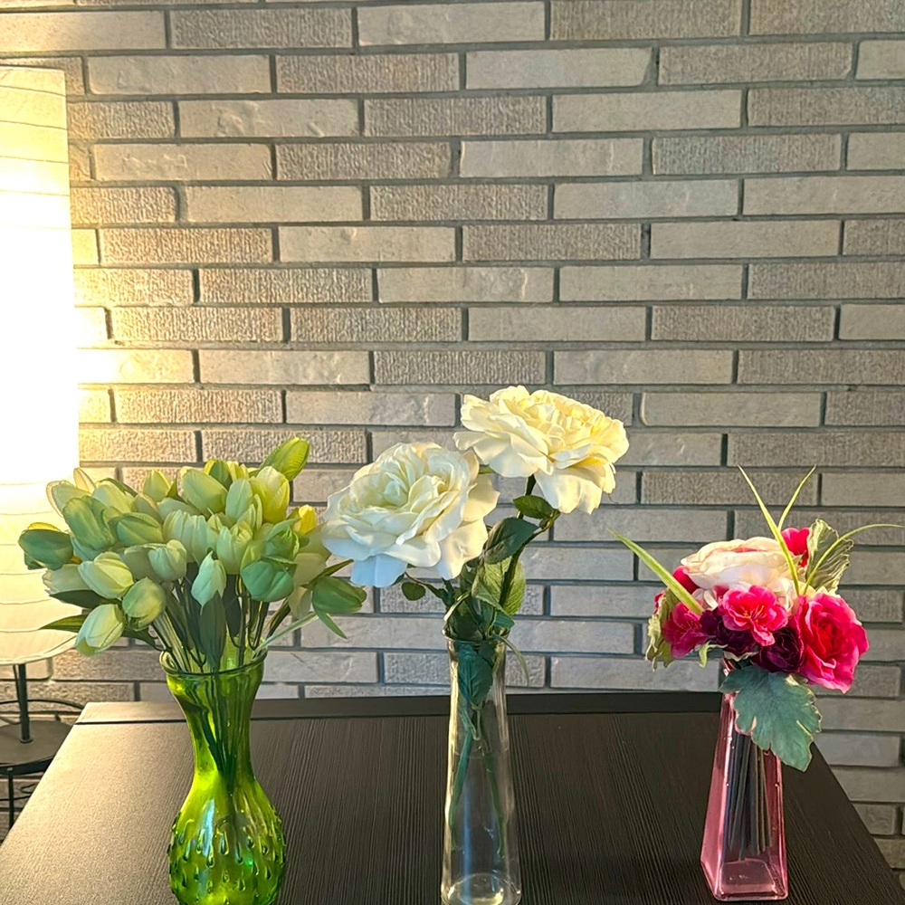 Real looking flower bundles (X3) with their vases bought from Michaels stores